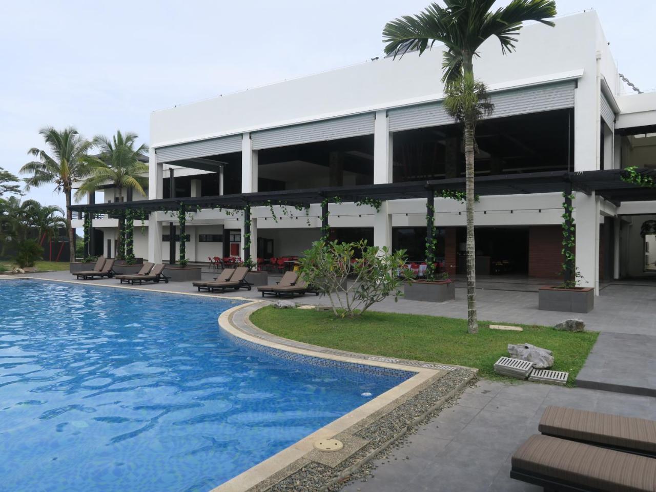 Nasau Resort & Villas Nadi Exterior photo